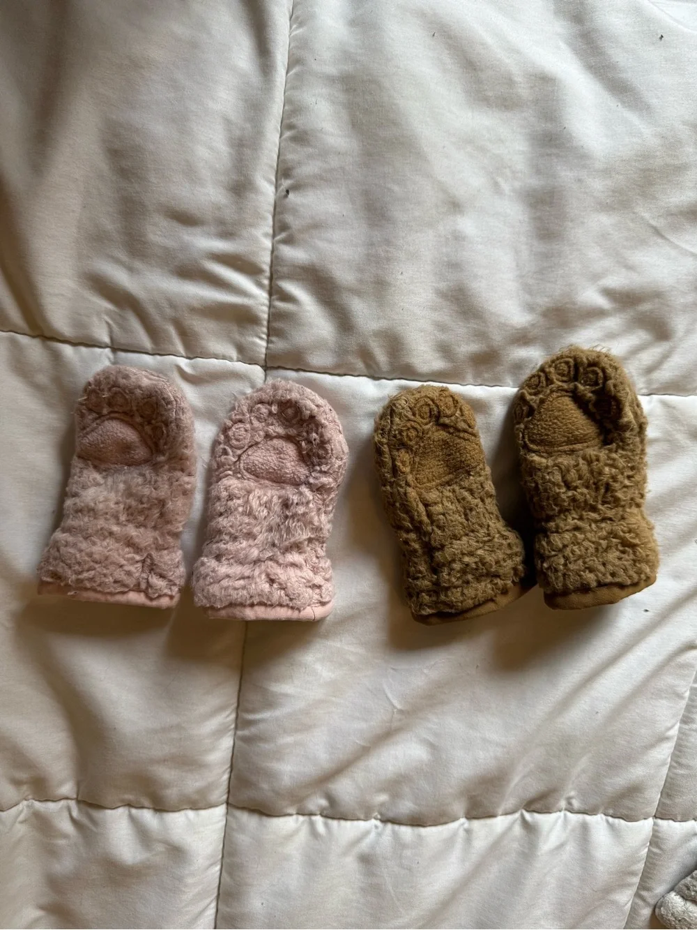 The North Face Baby Sherpa Mittens - Blush Pink & Brown